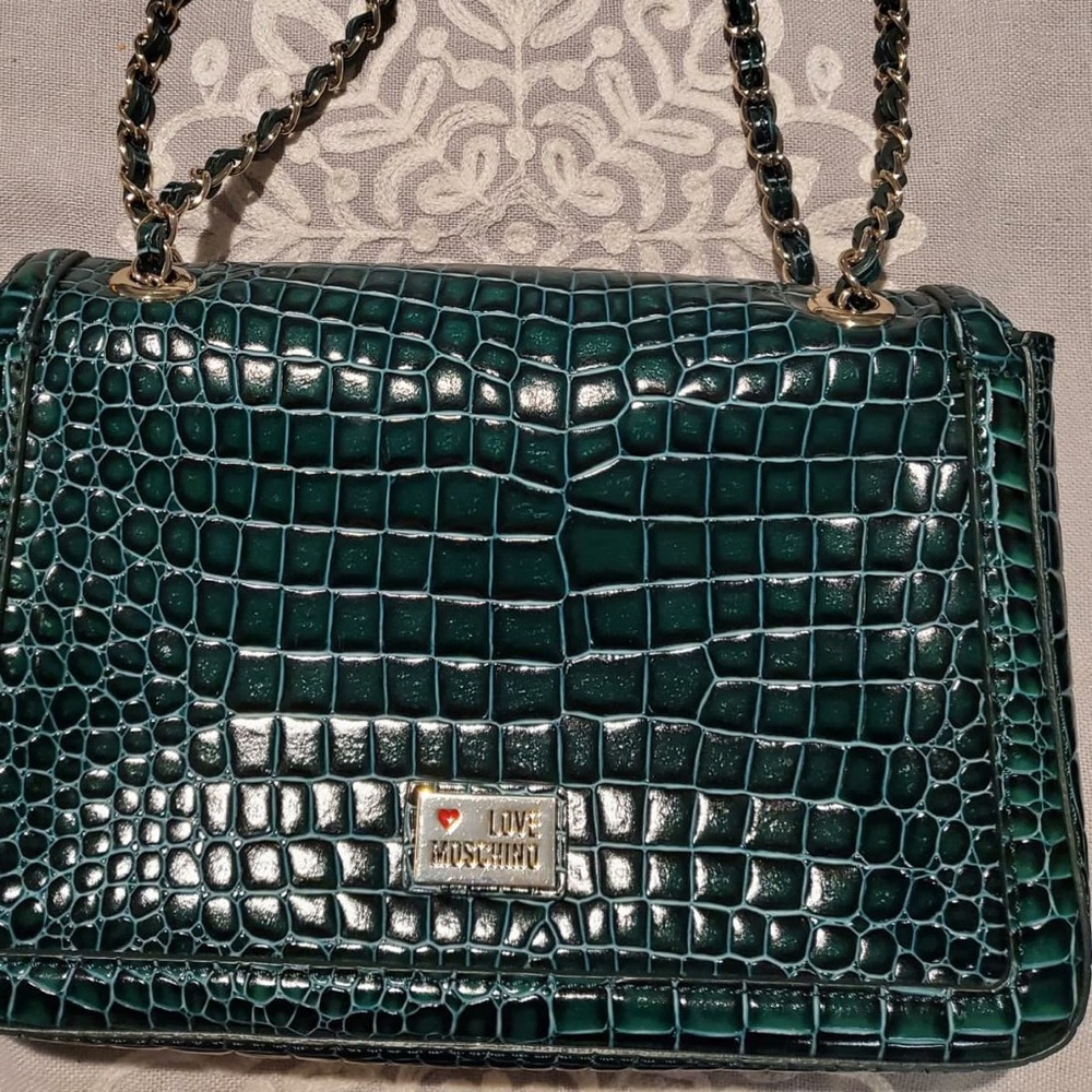 love Moschino handbag almost brand new - Picture 4 of 15